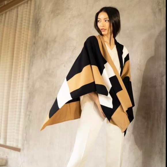 ParrishLA Poncho Versatile Striped Stevie Poncho - Picture 4 of 11